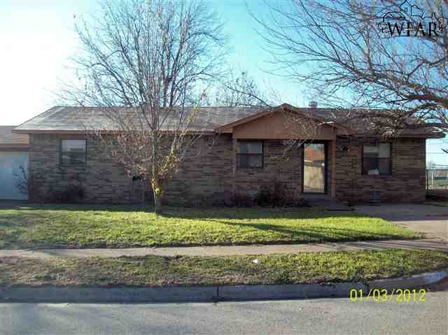 1209 Montgomery St, Wichita Falls, TX 76302 - photo 1