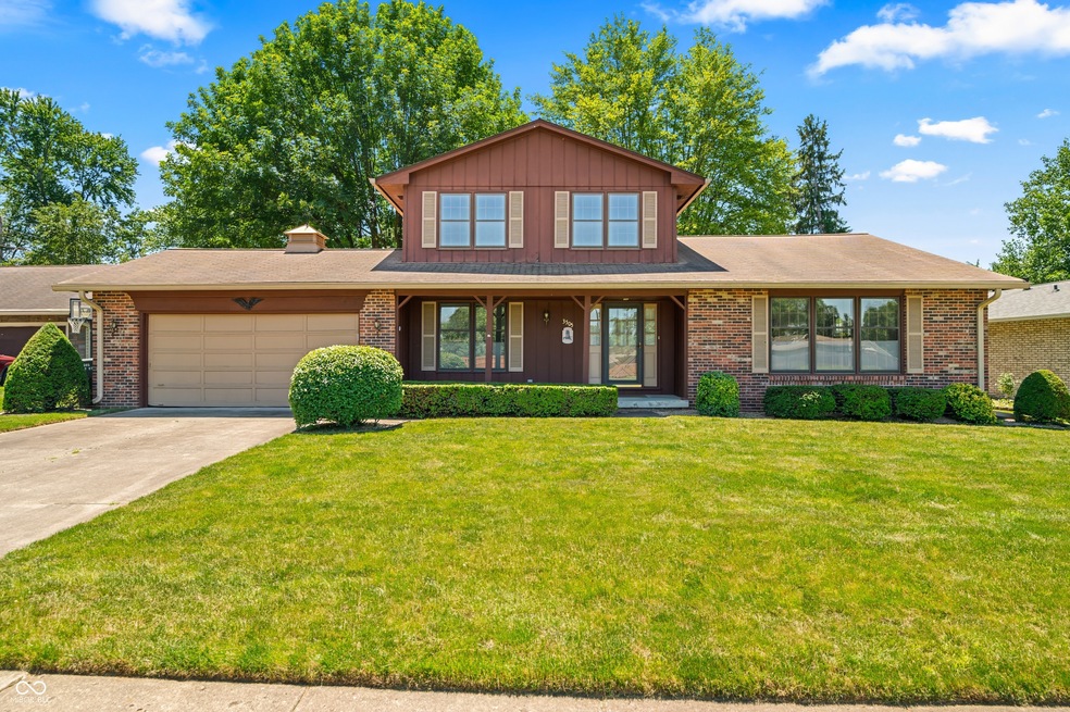 3505 30th St, Columbus, IN 47203 - photo 1