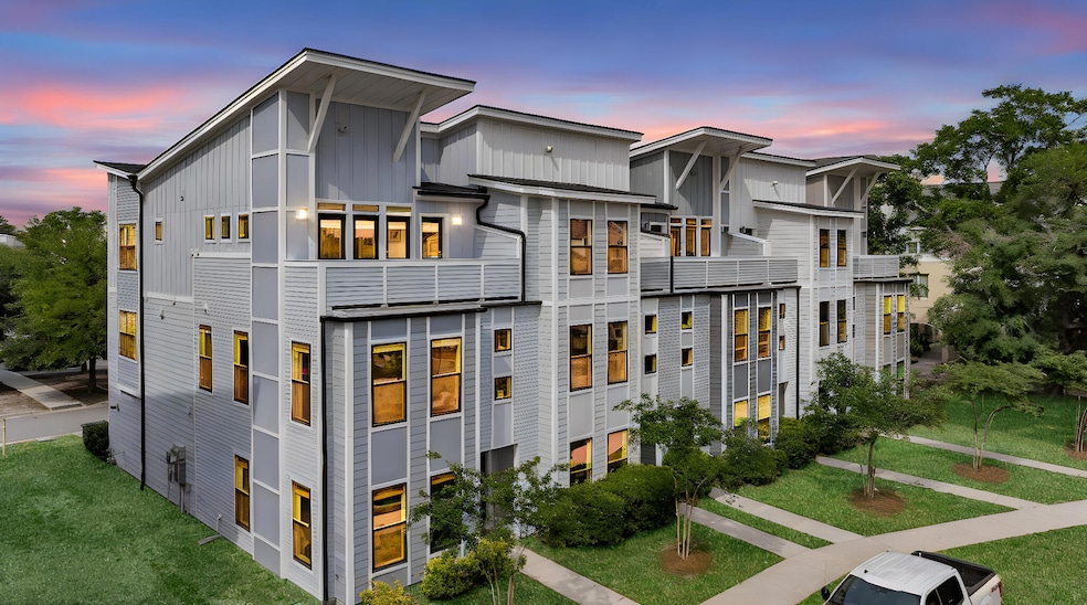 Exterior Corner Lot