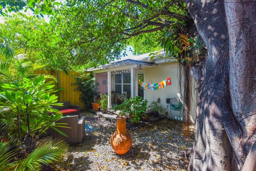 Front of 2bd/1ba