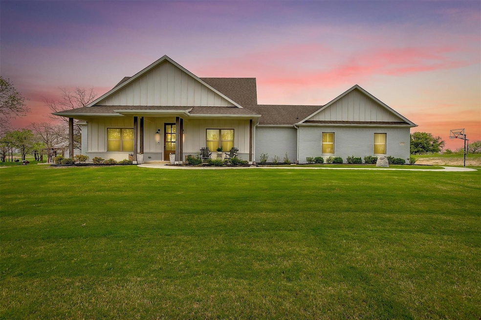 125 Tobiano Trace, Brock, TX 76087 - photo 1