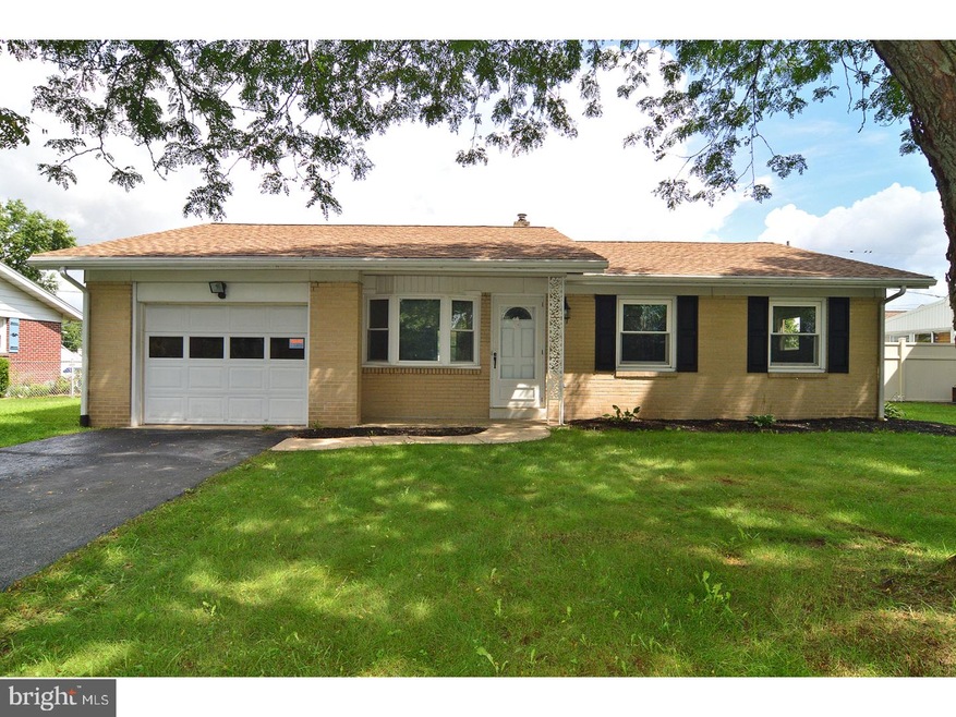 927 Philadelphia Ave, Reading, PA 19607 - photo 1