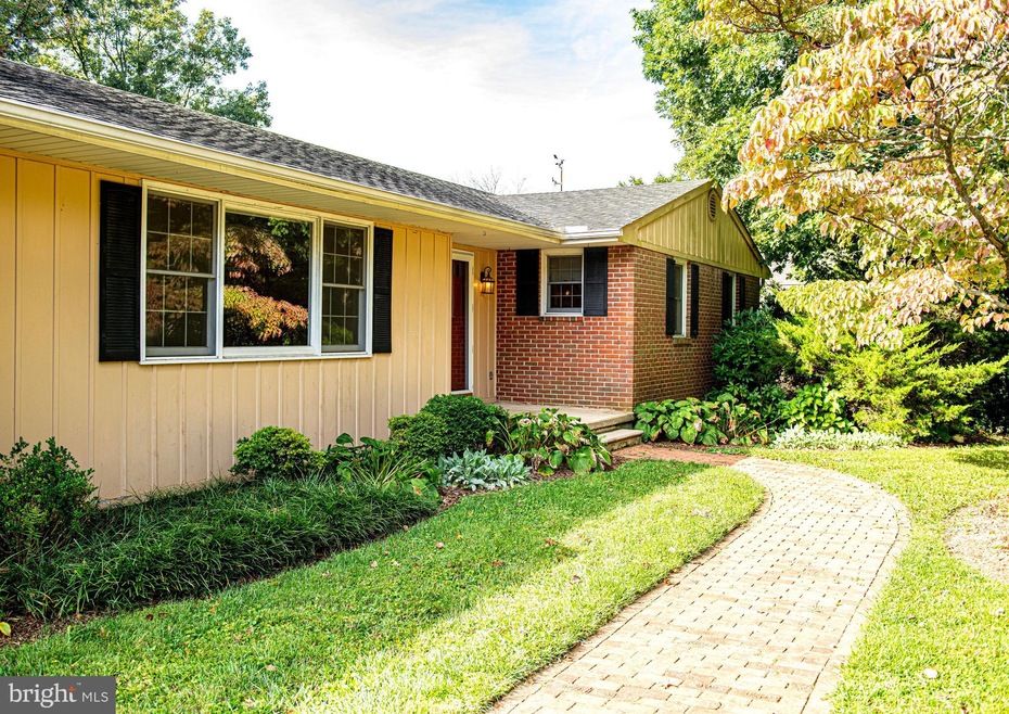 1113 Justa Ln, Cockeysville, MD 21030 - photo 1