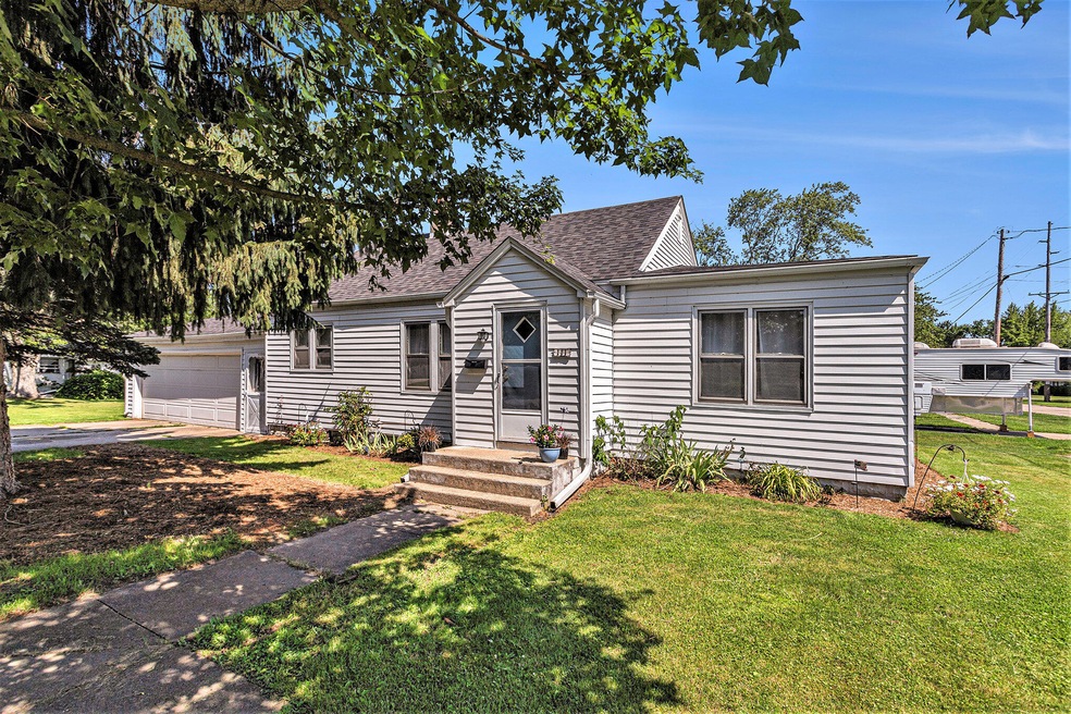 Front 111 Poplar