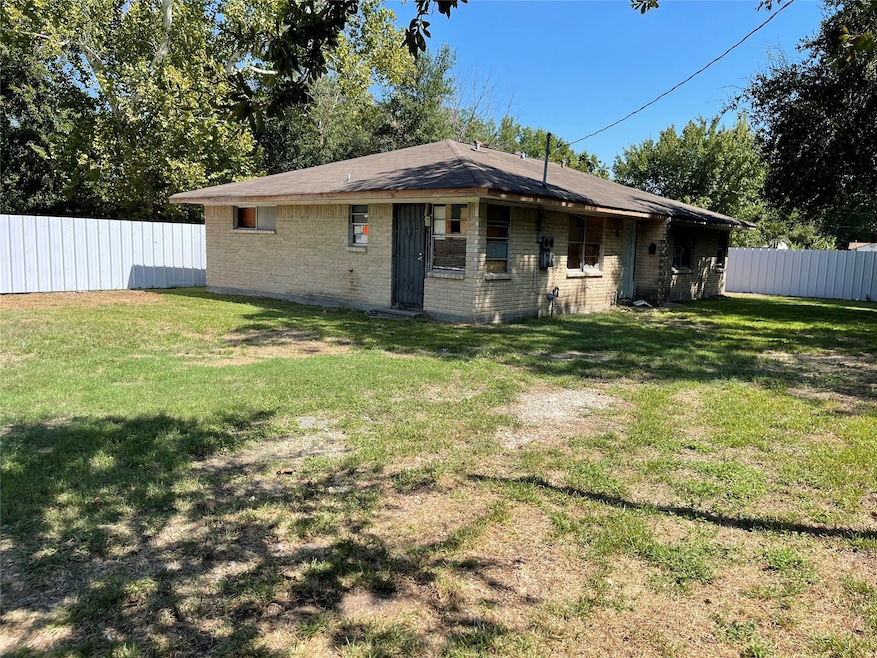 4502 Hirsch Rd, Houston, TX 77026 - photo 1