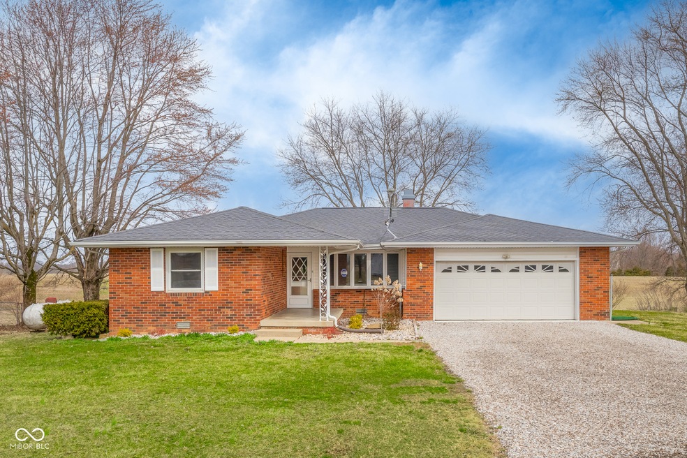 15620 E State Road 46, Columbus, IN 47203 - photo 1