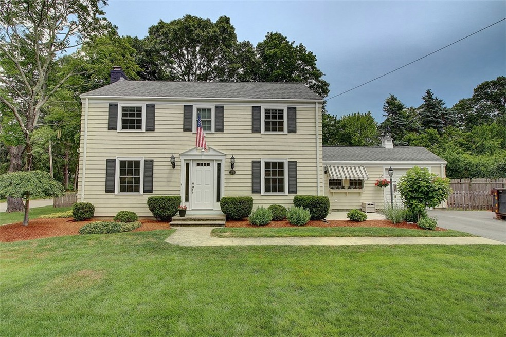 27 Salisbury Rd, Barrington, RI 02806 - photo 1