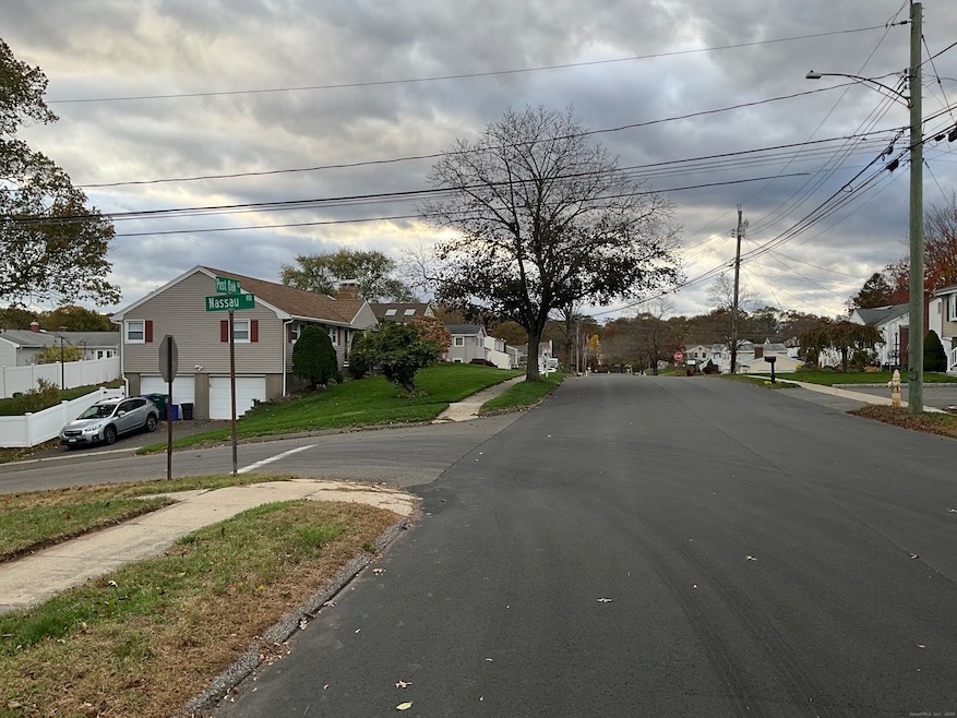 175 Post Oak Rd, Stratford, CT 06614 - photo 1