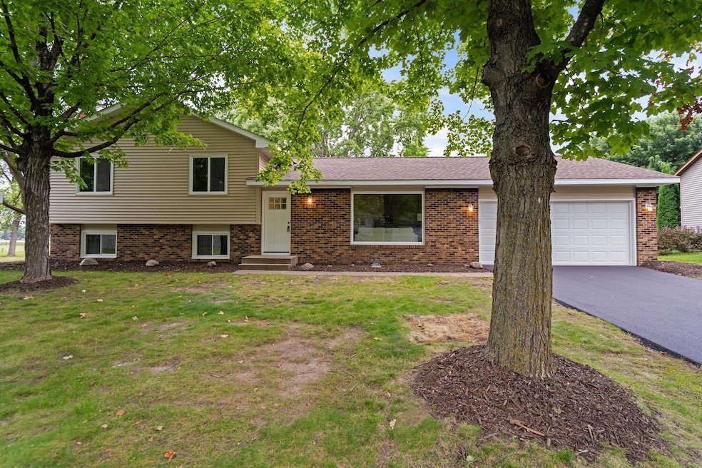 10652 Lancaster Ln N, Maple Grove, MN 55369 - photo 1