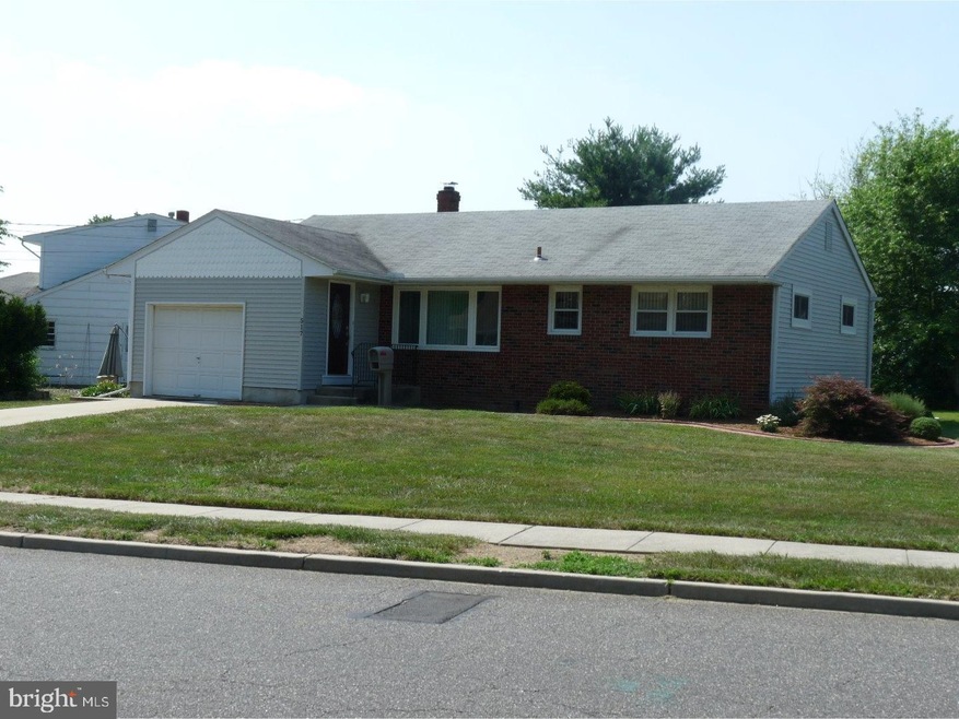517 Beverly Dr, Magnolia, NJ 08049 - photo 1