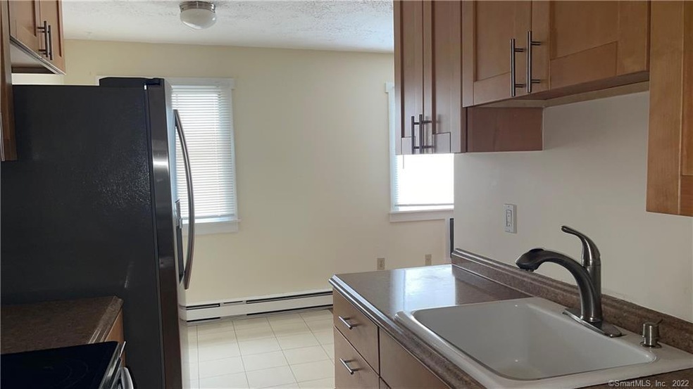 250 N Bishop Ave unit 26, Bridgeport, CT 06610 - photo 1