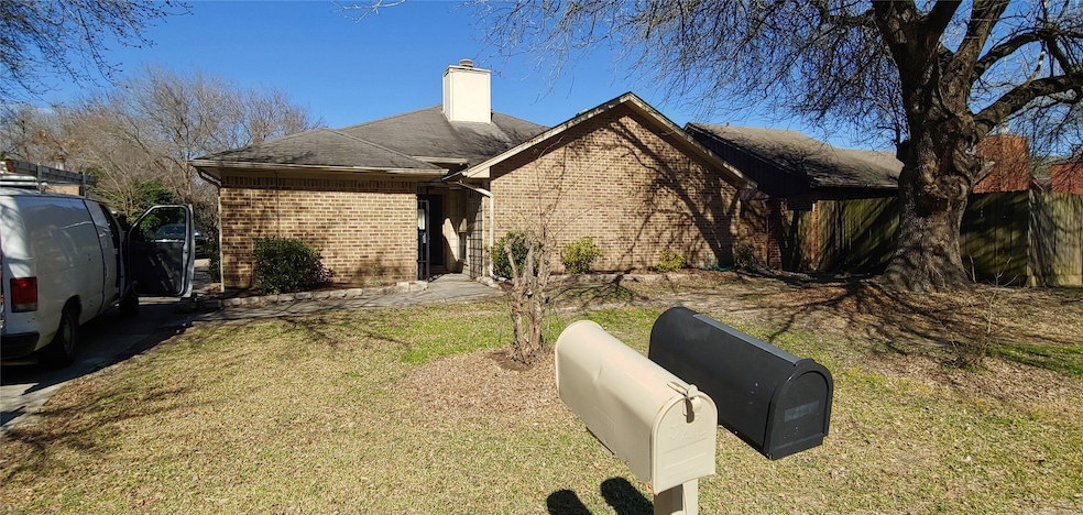 10822 Lynbrook Dr unit a, Houston, TX 77042 - photo 1