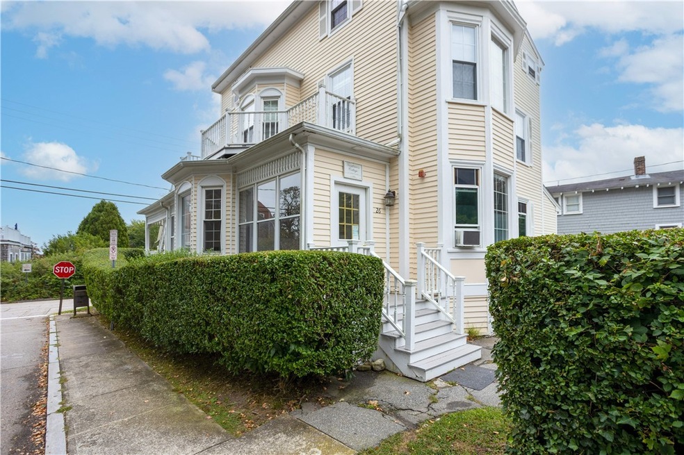 26 Cliff Ave unit 2, Newport, RI 02840 - photo 1
