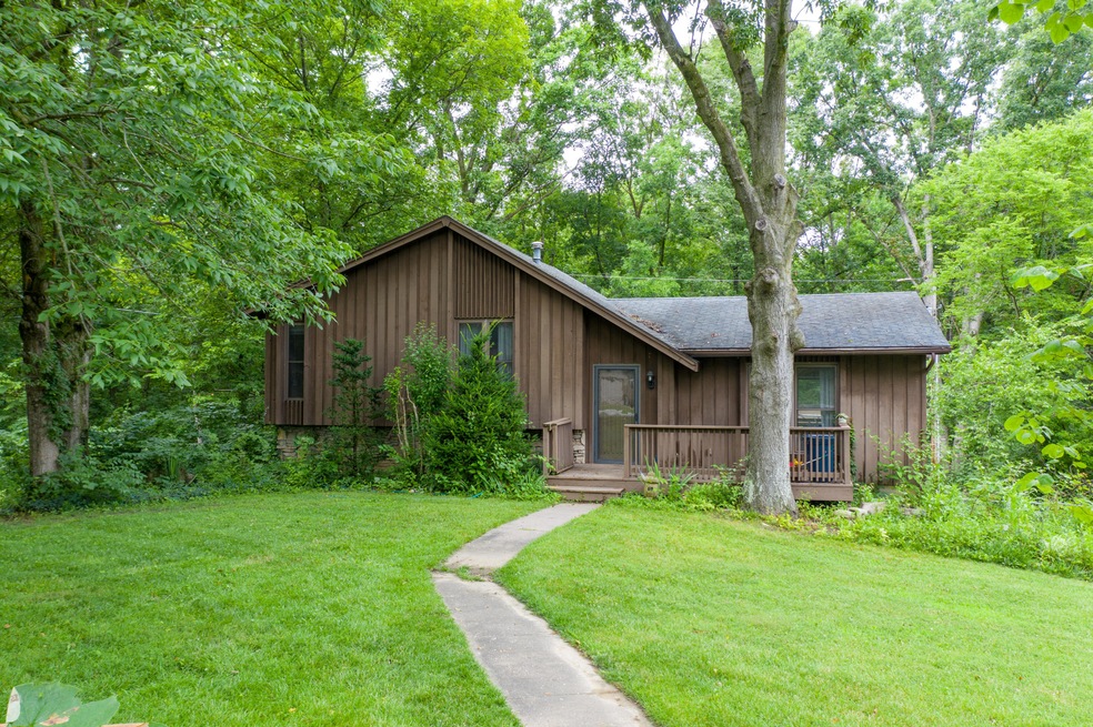 1903 Mapleview Dr