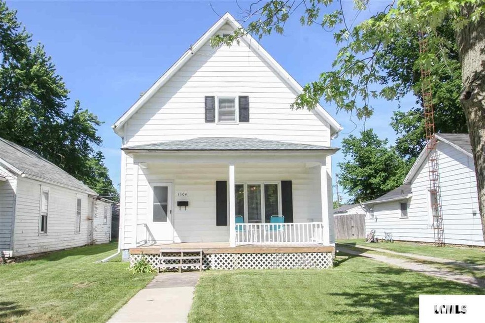 1104 Pulaski St, Lincoln, IL 62656 - photo 1