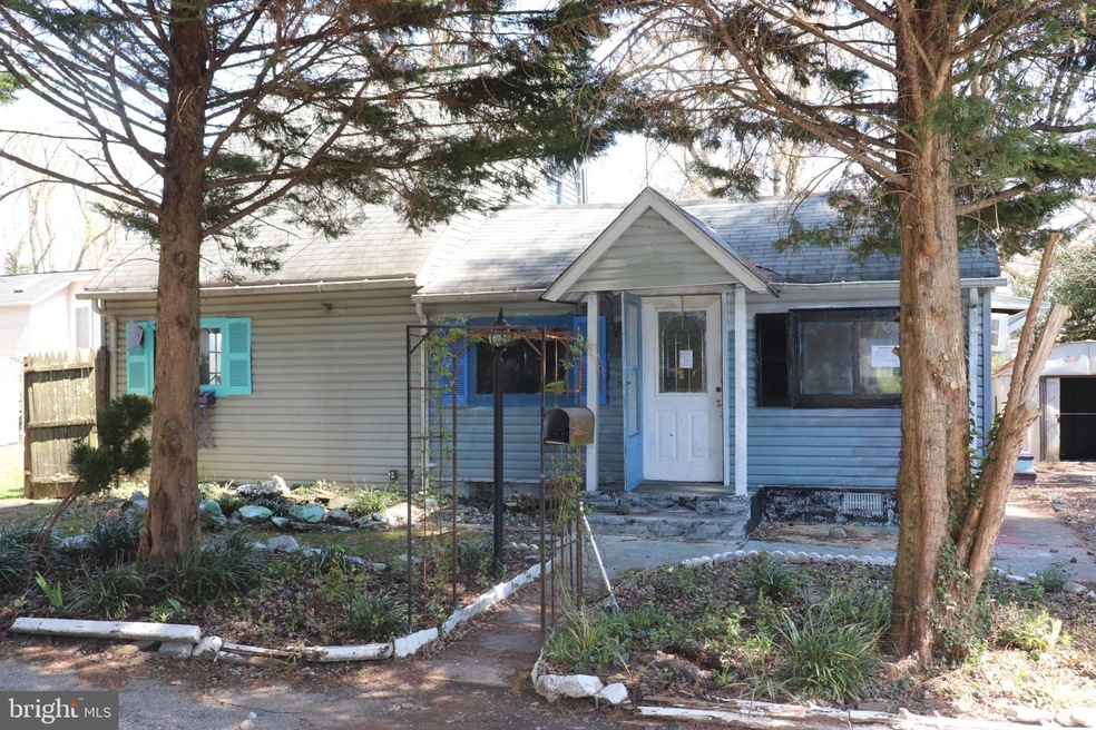 1817 Centre St, Halethorpe, MD 21227 - photo 1