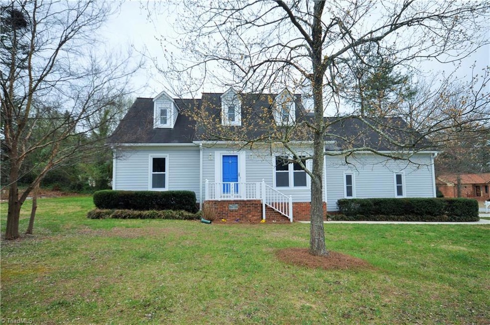 1700 Banoak Ct, High Point, NC 27265 - photo 1