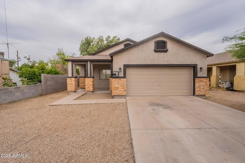 2210 N 27th Place, Phoenix, AZ 85008 - photo 1