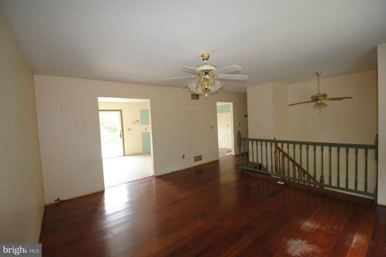 1331 T Bird Dr, Front Royal, VA 22630 - photo 1