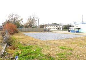 285 Lameuse St, Biloxi, MS 39530 - photo 1
