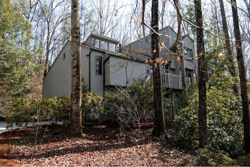 Custom, high-end, classy 3 BR/2.5 BA Home