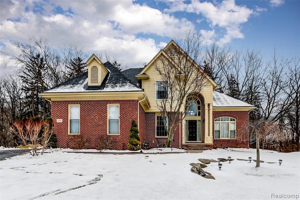 6506 Cheyne Ct, West Bloomfield Township, MI-2.jpg