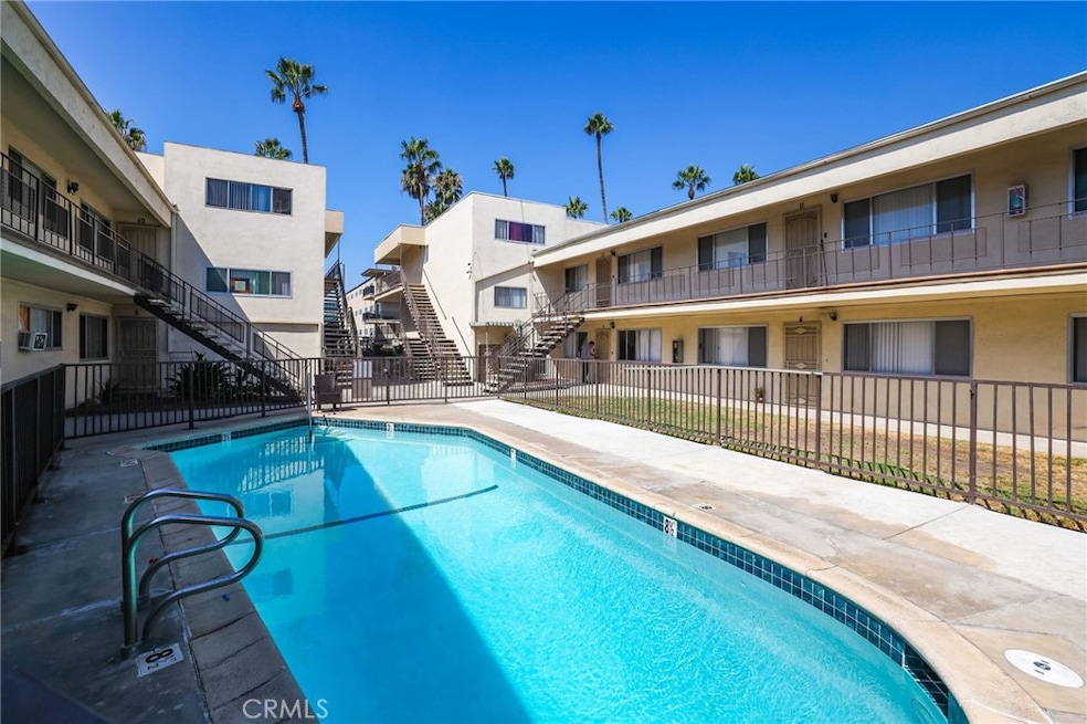 3430 Elm Ave unit 10, Long Beach, CA 90807 - photo 1