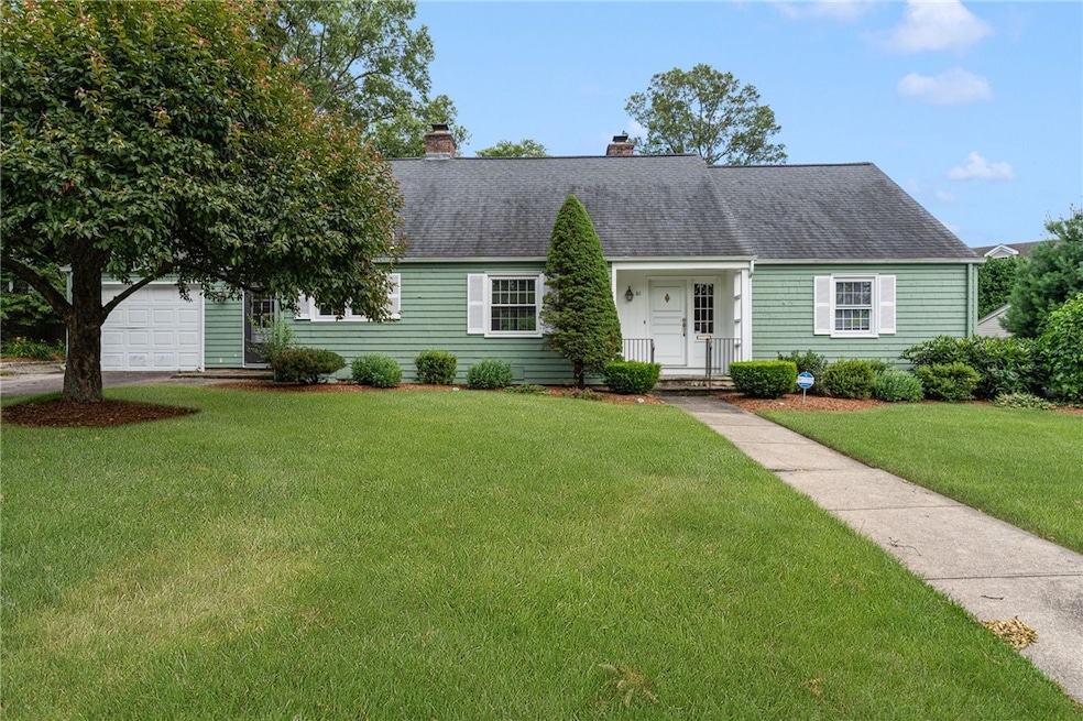 61 Applegate Rd, Cranston, RI 02920 - photo 1