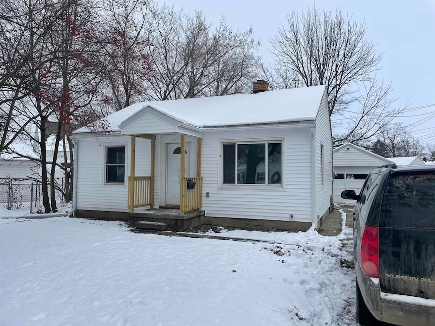 819 Hunter Blvd, Lansing, MI 48910 - photo 1