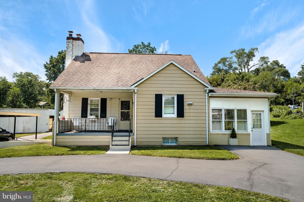 411 S 9th St, Purcellville, VA 20132 - photo 1
