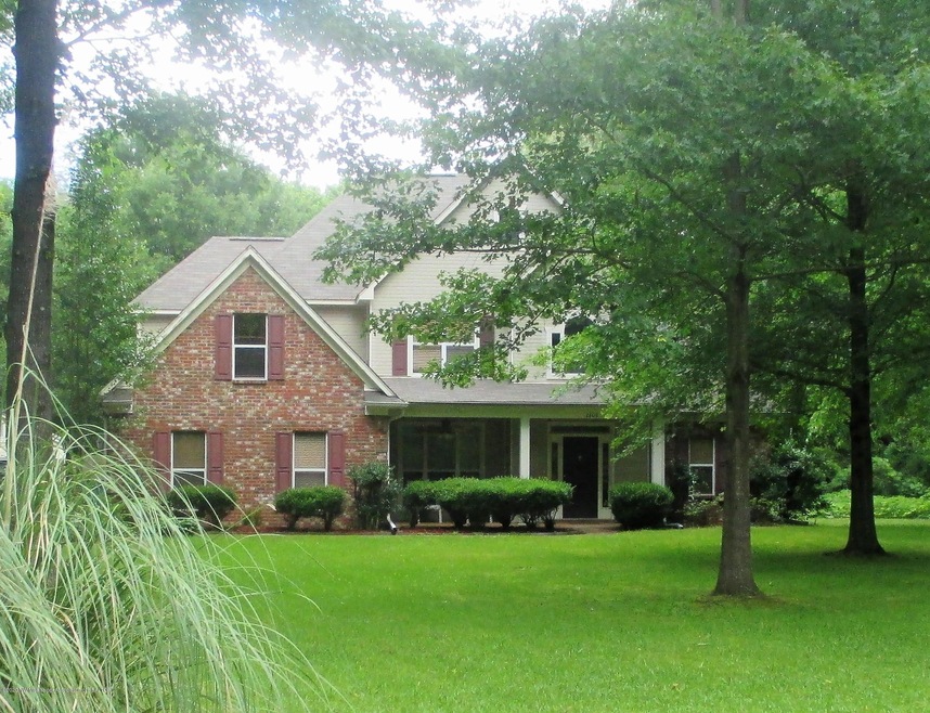 2404 Oak Woods Dr E
