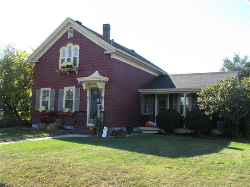 134 Tower St, Westerly, RI 02891 - photo 1