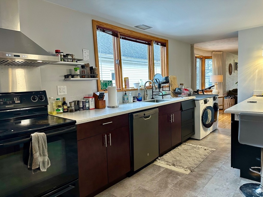 157 Willow Ave unit 2, Somerville, MA 02144 - photo 1