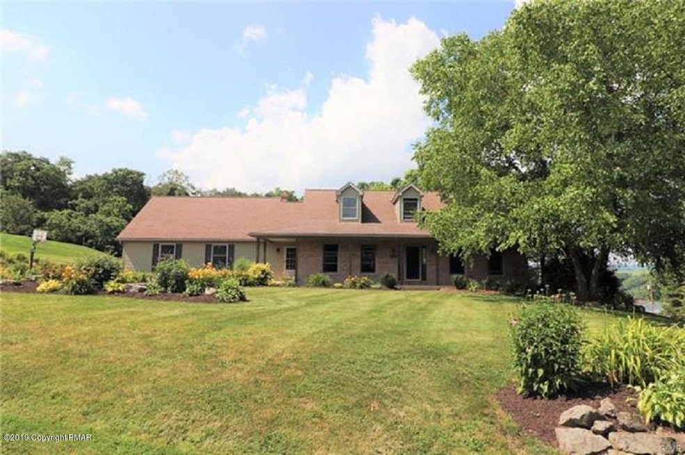 4750 Kovalchik Dr, Coplay, PA 18037 - photo 1