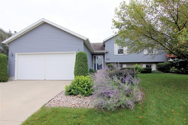 640 Cherry Wood Dr, Oregon, WI 53575 - photo 1