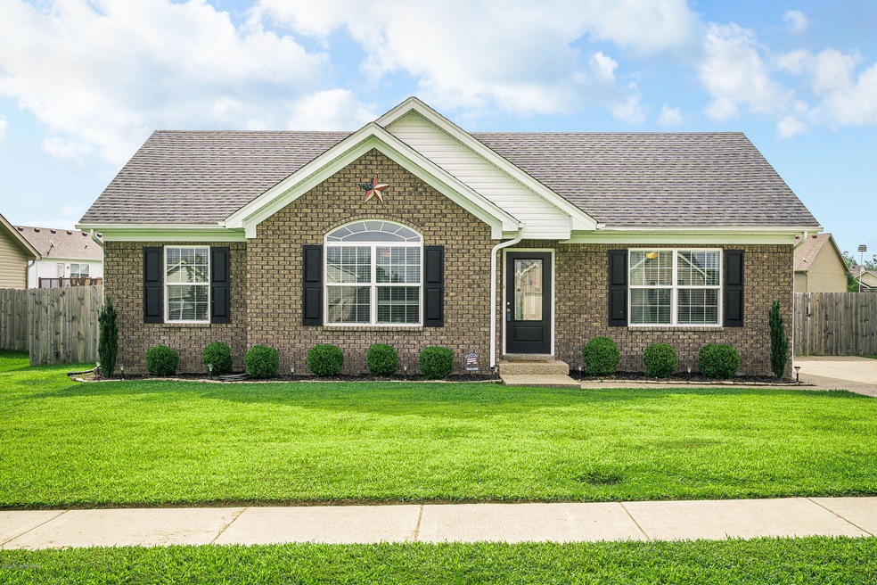 455 Gentry Crossings Blvd, Mount Washington, KY 40047 - photo 1