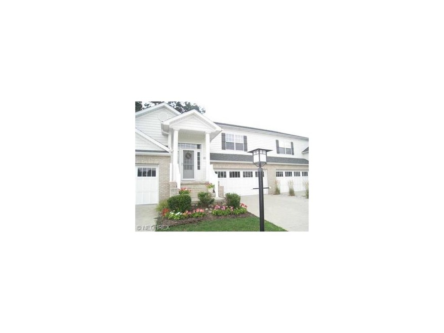 Beautiful 3 bedroom, 2 full bath condo with sun ro