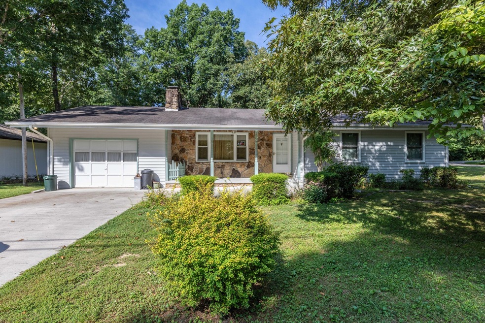 140 Dovenshire Dr, Crossville, TN 38558 - photo 1