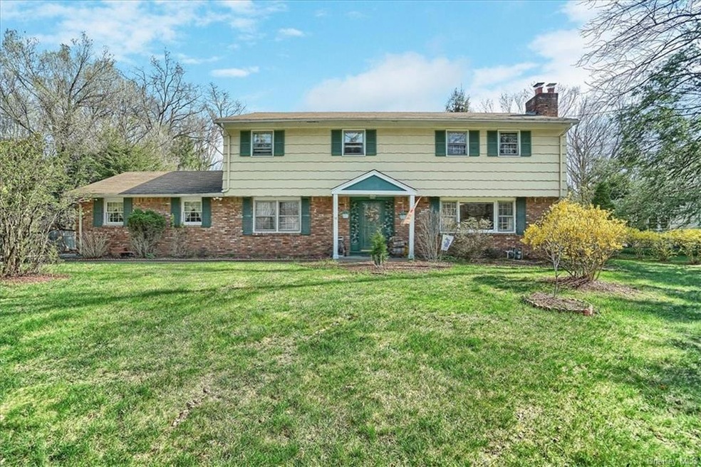 16 E Mayer Dr, Suffern, NY 10901 - photo 1