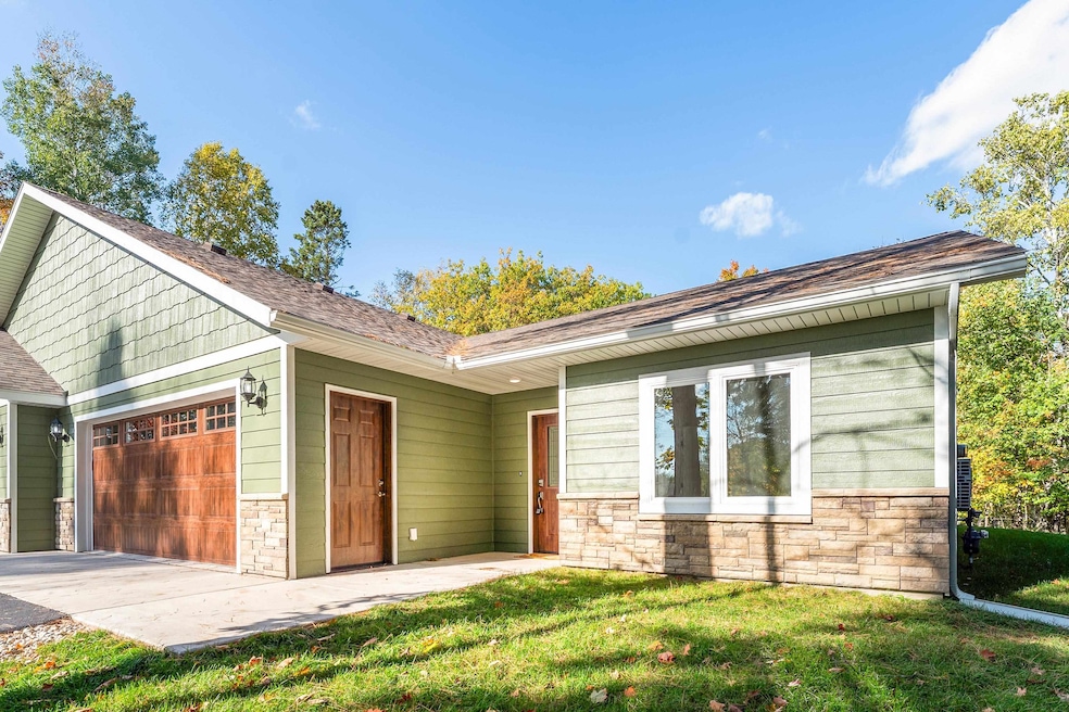 1802 Rice Lake Rd, Duluth, MN 55811 - photo 1