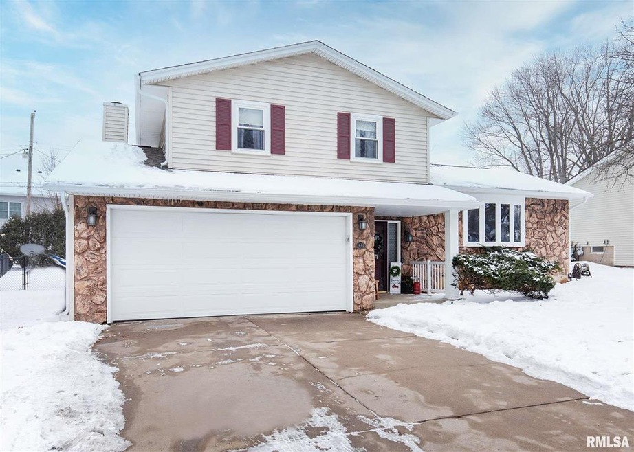 1447 W 41st St, Davenport, IA 52806 - photo 1