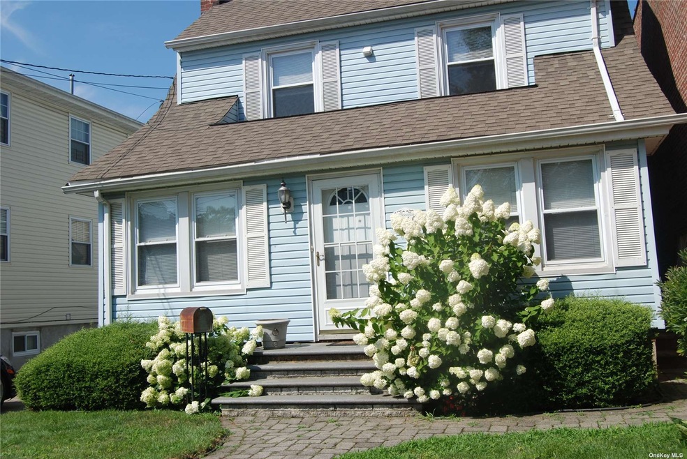 92-60 240th St unit 2, Bellerose, NY 11426 - photo 1