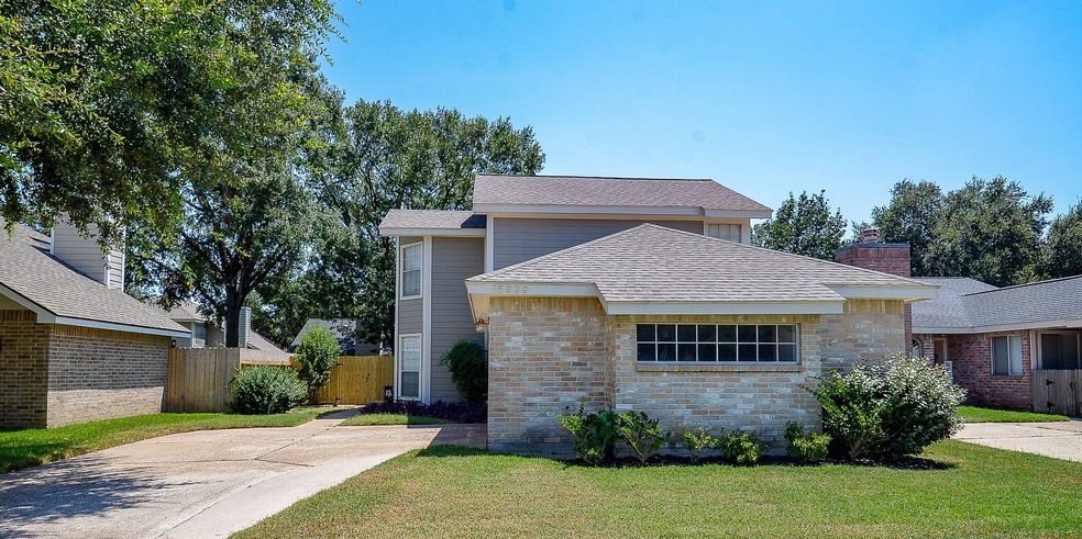 15939 Oak Mountain Dr, Houston, TX 77095 - photo 1