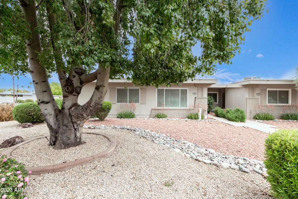 10896 W Thunderbird Blvd, Sun City, AZ 85351 - photo 1