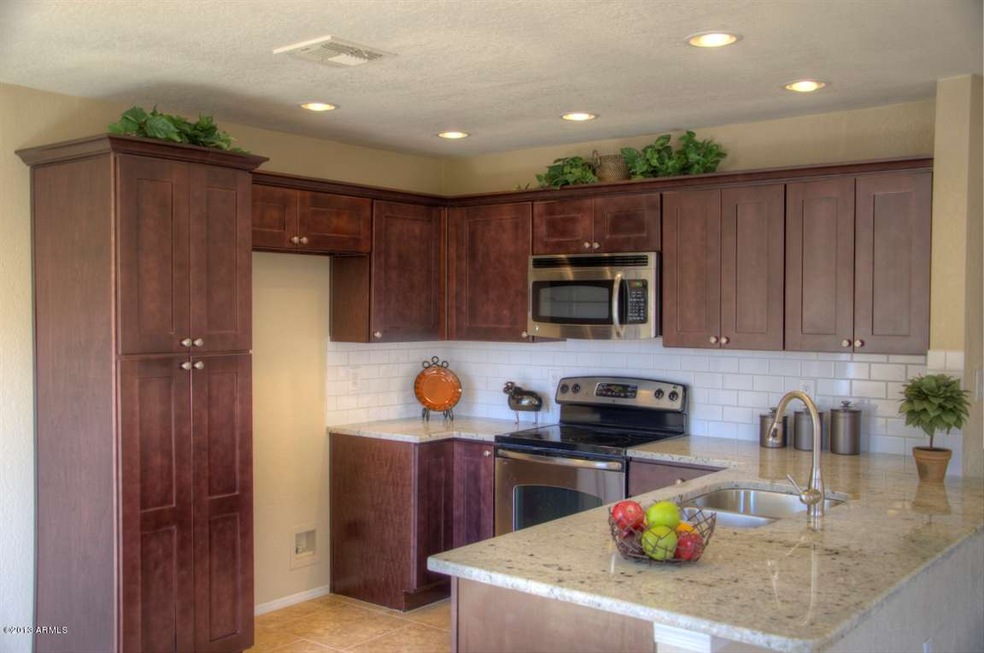 11064 N 109th St - Kitchen
