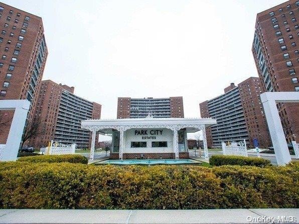 Park City Estates unit 11K, Rego Park, NY 11374 - photo 1
