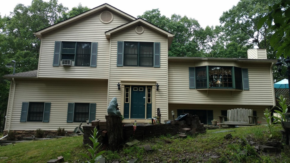 54 Willows Dr, Hawley, PA 18428 - photo 1