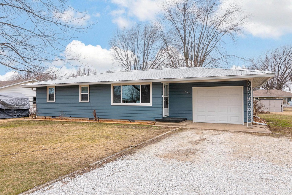 307 E Wilson St, Swayzee, IN 46986 - photo 1