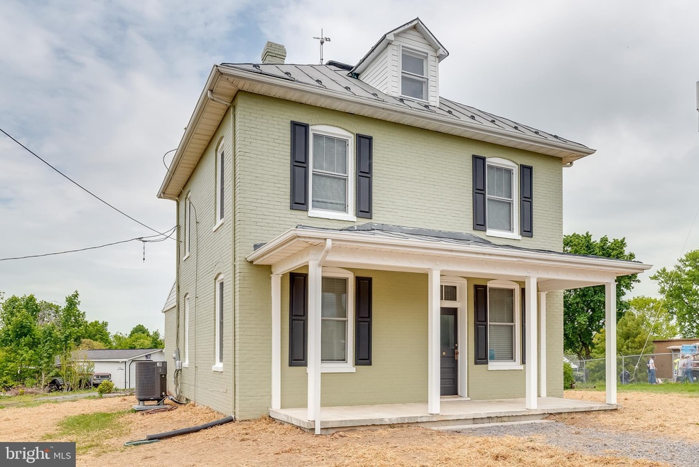 209 E 6th Ave, Ranson, WV 25438 - photo 1