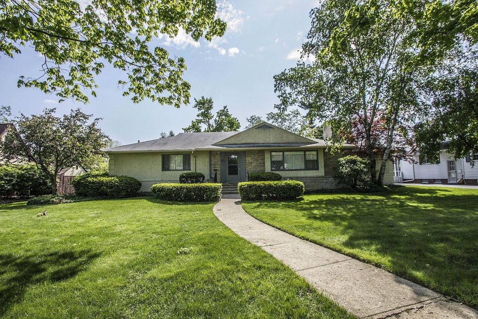 210 N Ardmore